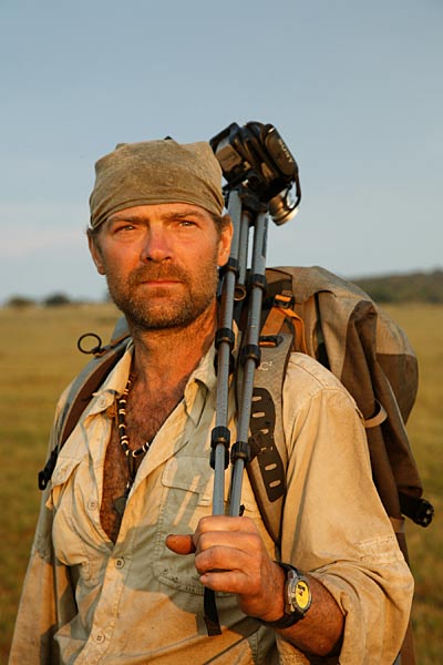 Les Stroud — Living Off the Grid Video